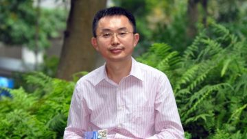 读《九评》退团 港前议员促国人觉醒(图文)
