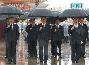 李天笑:中共常委们在秋雨中哀悼什么(图文)