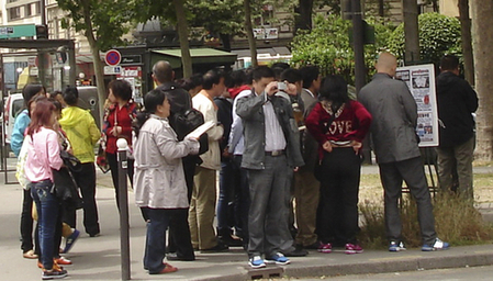 欧洲大陆游客:出来先办退党(图文)