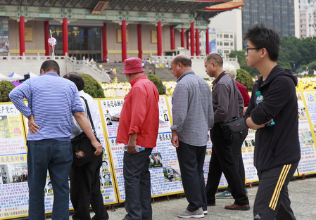 大陆游客:中共对中国人民造成深重灾难(图文)
