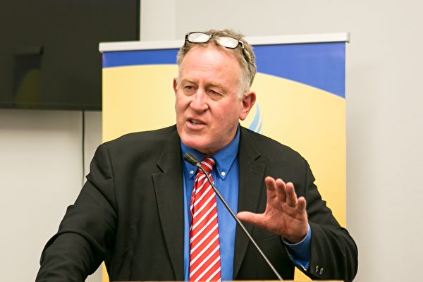 前新西兰行动党副主席特雷弗·劳登(Trevor Loudon)先生在5月9日于美国国会举办的退党论坛上发言。(李莎/大纪元)
