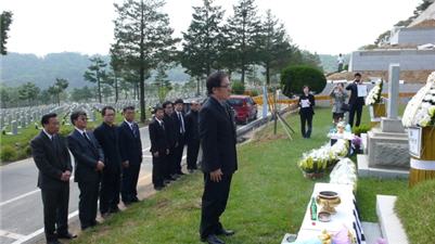 韩战真相:300华侨抗击共军