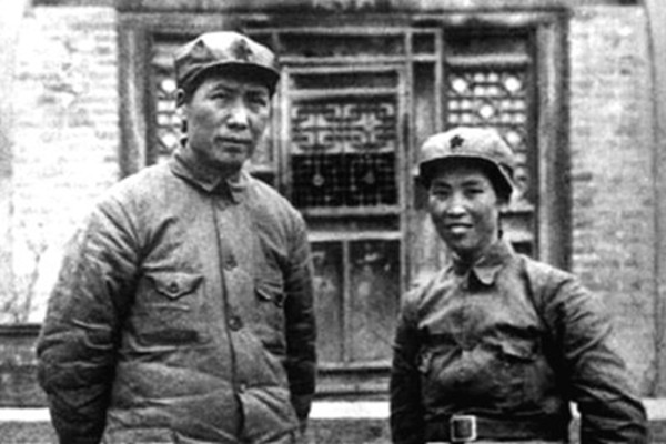 贺子珍曾经为了一个女人情绪失控痛打毛泽东,自己却被送疯人院。(公有领域)