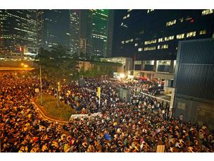 撑港视五万人集会 高喊打倒共产党