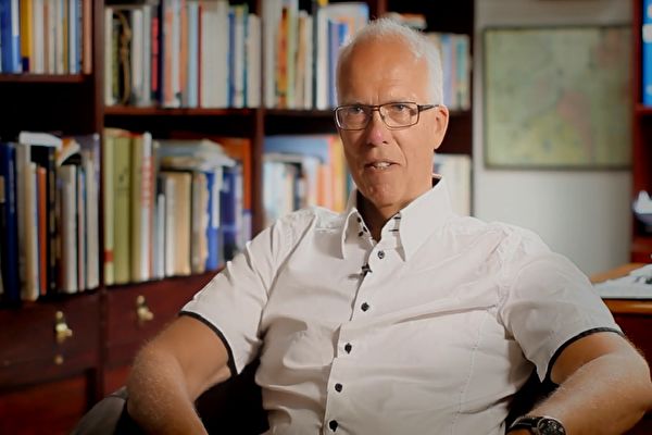 “欧洲记忆与良知平台”主席、前欧洲委员会议院大会副主席、前瑞典国会议员约让‧林德布拉德(Göran Lindblad)接受大纪元采访。(视频截图)