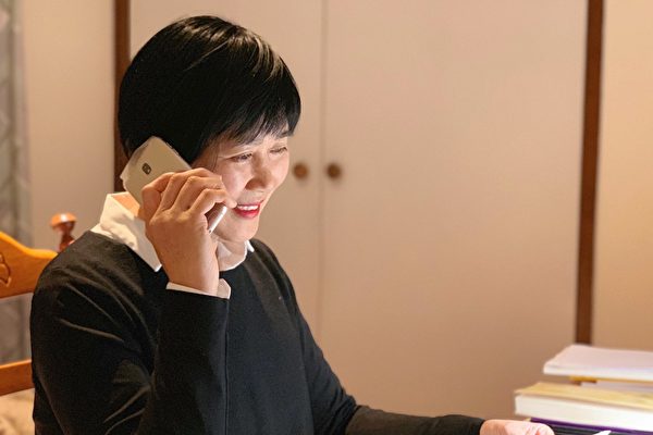 图为墨尔本法轮功学员李银。(李银提供)