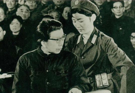 江青真实死因曝光 上吊自杀是幌子