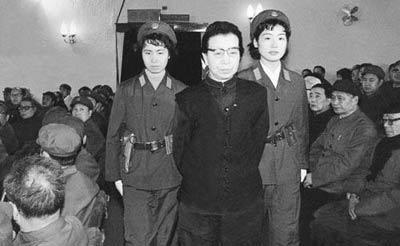 江青自曝男朋友多 周恩来下令封杀记录