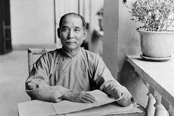 孙中山晚年照(1924年),被引用在新台币100圆纸钞上。(公有领域)